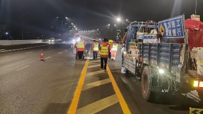 夜間行車助手，熱熔標線涂料反光性能優越
