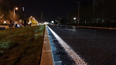 噴涂雙組份標線涂料施工工藝詳解：內混與外混技術對比分析