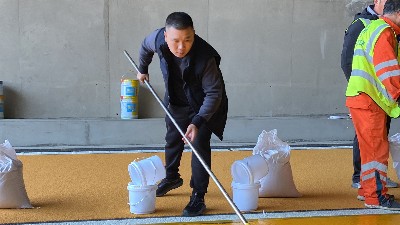 如何降低雙組份標(biāo)線涂料施工成本？選購(gòu)與使用技巧