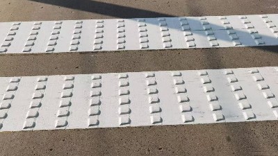 雙組份道路標線施工中泛黃與固化異常問題的成因與應對策略分析