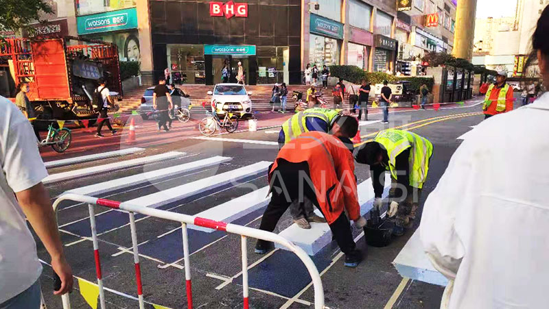 水泥路面疏松？冷漆標線涂料施工全攻略