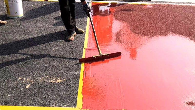 小區(qū)公園升級(jí)優(yōu)選：<i style='color:red'>彩色防滑路面</i>涂料應(yīng)用指南