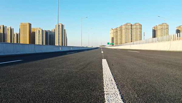 道路施工新選擇：雙組份標(biāo)線涂料，攻克難題效果佳