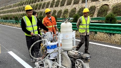 雙組份標線涂料施工指南：從配料到固化全流程解析
