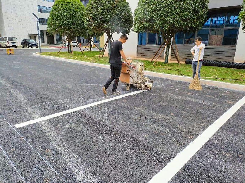 熱熔標線“不抗污”，夏季施工的頭號難題怎么破