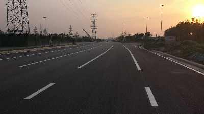 廠家直供：熱熔道路標線涂料的研發(fā)創(chuàng)新與定制服務