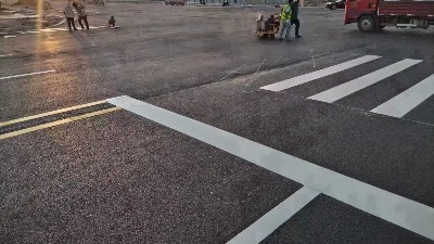 如何提升道路標線熱熔涂料的夜間反光效果與耐久性？