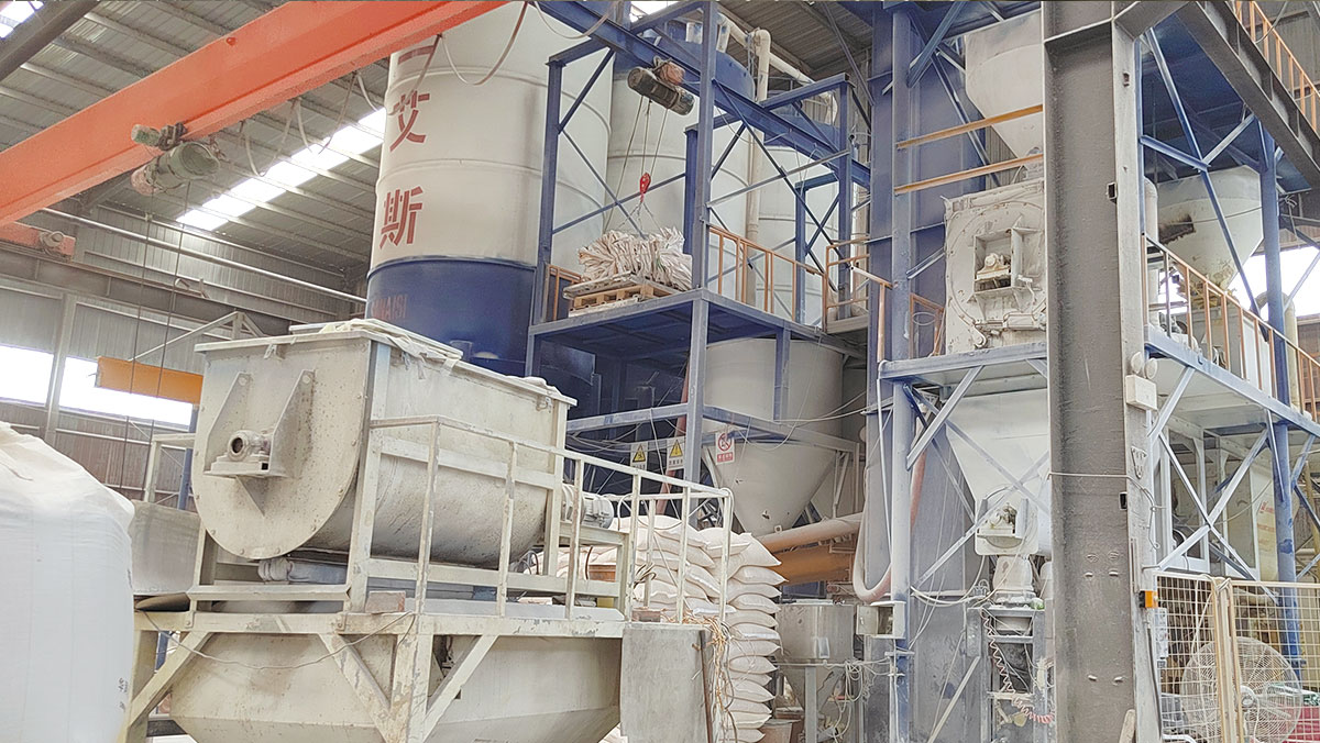 路面標線涂料-防撞墩上涂刷黃黑反光漆的作用