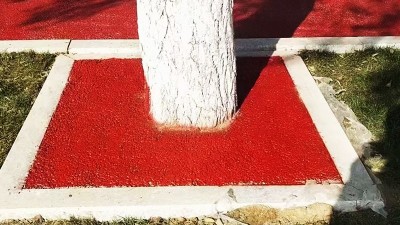 淺色系<i style='color:red'>路面改色施工</i>時出現出遮蓋率差的問題